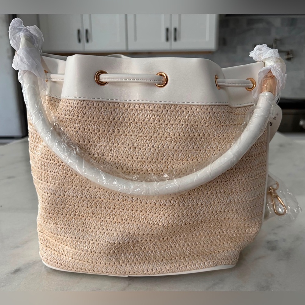 Sealife Straw Bucket Bag with White Trim and Gold Star Accents - Picture 2 of 4